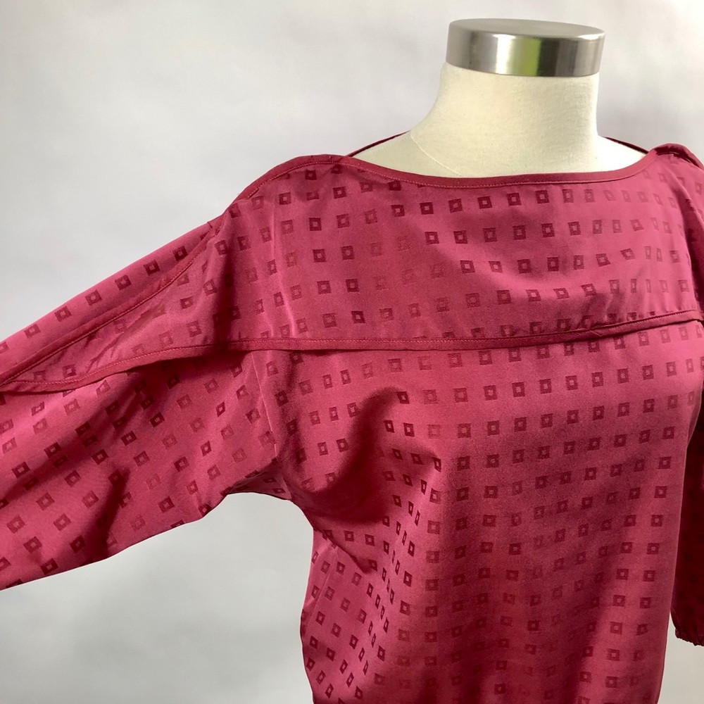 Hip To Be Square Top